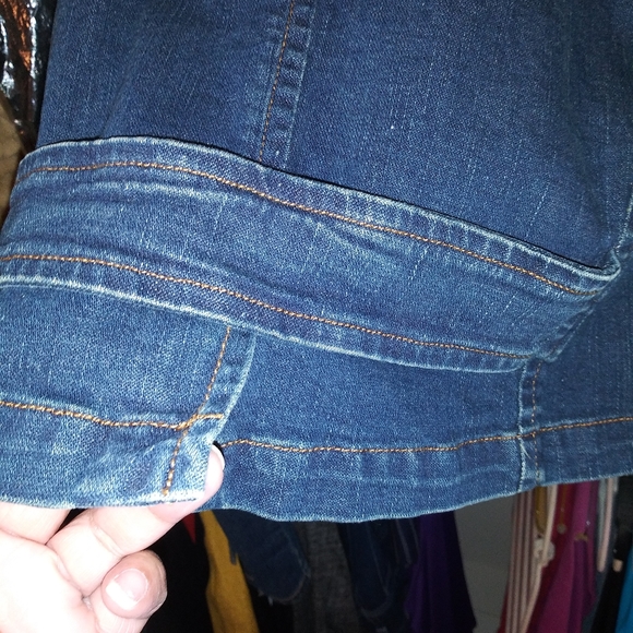 Crop Blue Jean Jacket - Picture 4 of 4